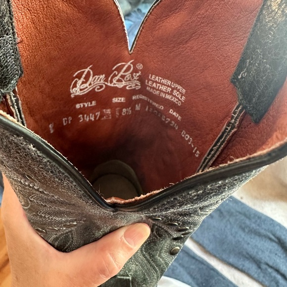 Dan post leather stud - Picture 6 of 8